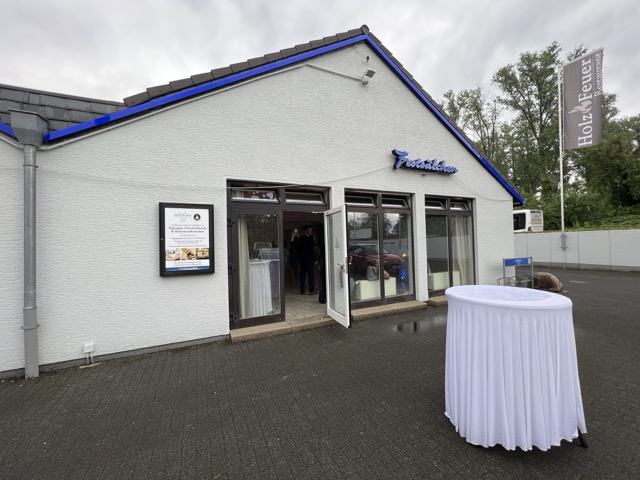 Das Festsälchen des Hotel am Wald von außen – eine charmante Kulisse mit viel Potenzial