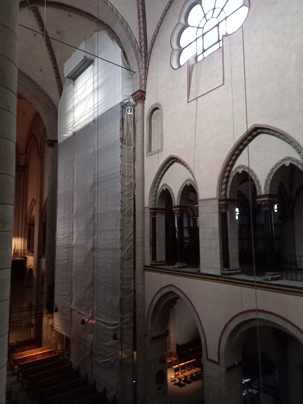 Quirinusmünster Neuss – romanisches Baudenkmal als Hochzeitskulisse in der ältesten Stadt am Rhein