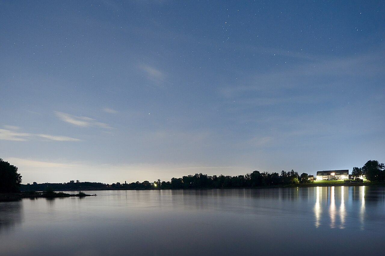 Neuss am Rhein – romantische Hochzeitsatmosphäre in historischer Stadtkulisse