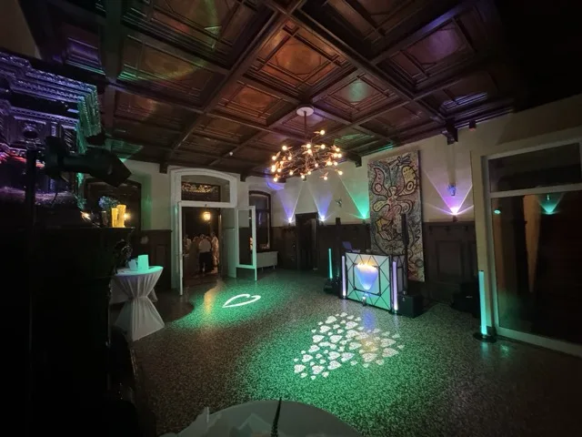 Uplights & Beleuchtung für Hochzeiten